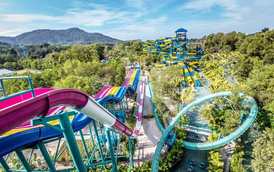 water slide terpanjang dunia di escape theme park penang