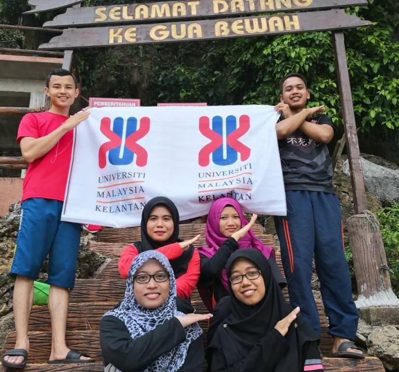 depan gua bewah tasik kenyir