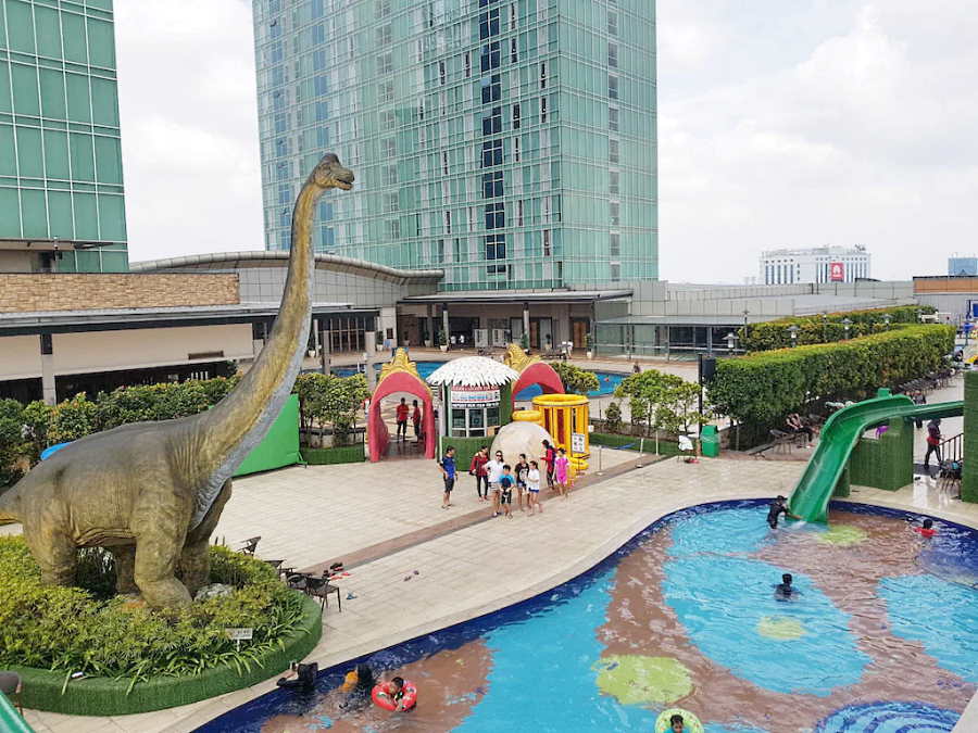 swimming pool besar untuk kanak-kanak di KSL resort johor bharu