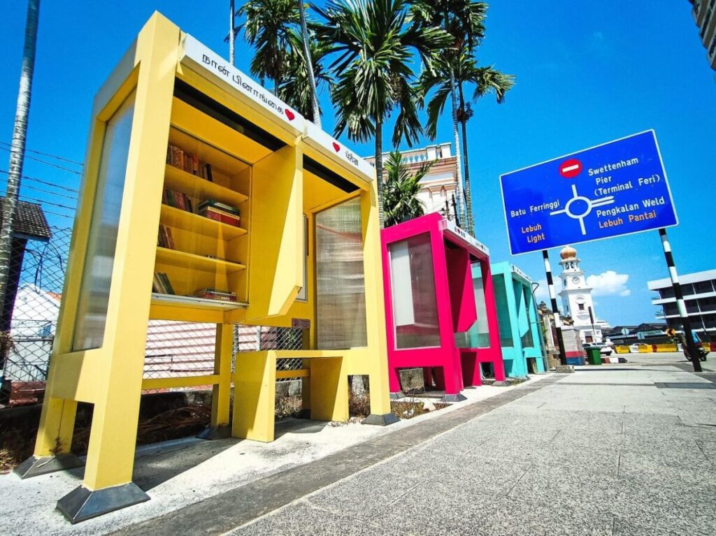 mini library beach street