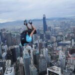 antara aktiviti ekstrem tahunan yg diadakan di menara KL termasuklah Tower Jump