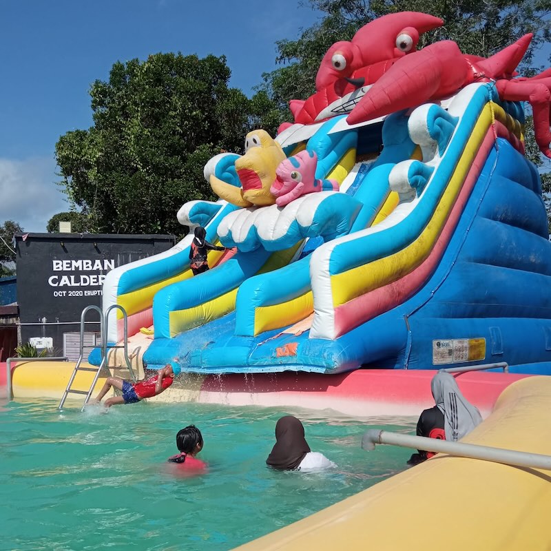 kolam air panas jasin