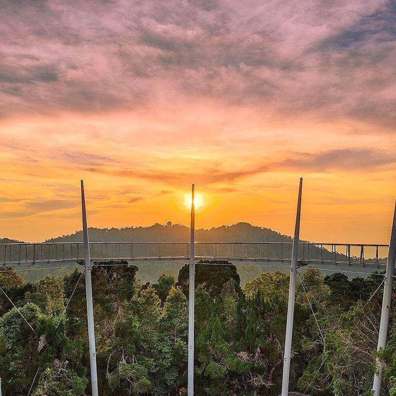 suasana senja dari dek pemerhati the habitat pulau pinang