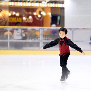 blue ice skating perform2