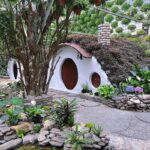 flora park cameron hobbit