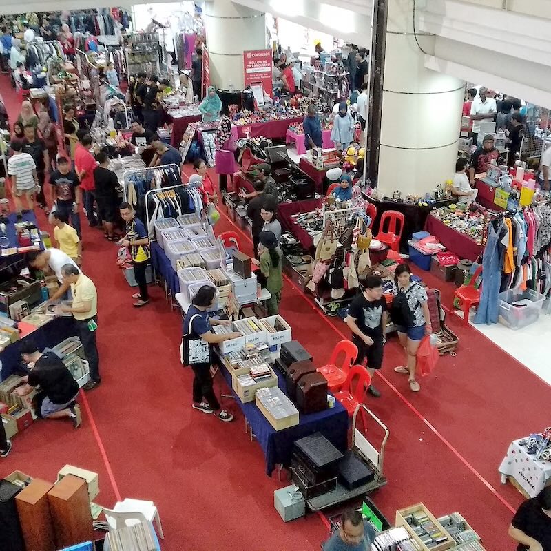 pasar antik amcorp mall