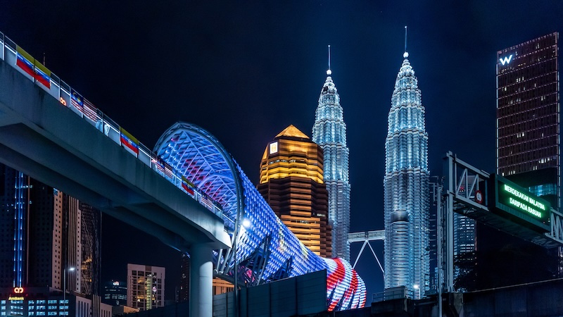 tarikan popular di KL waktu malam - saloma bridge