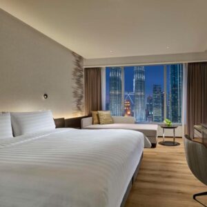 traders hotel klcc room